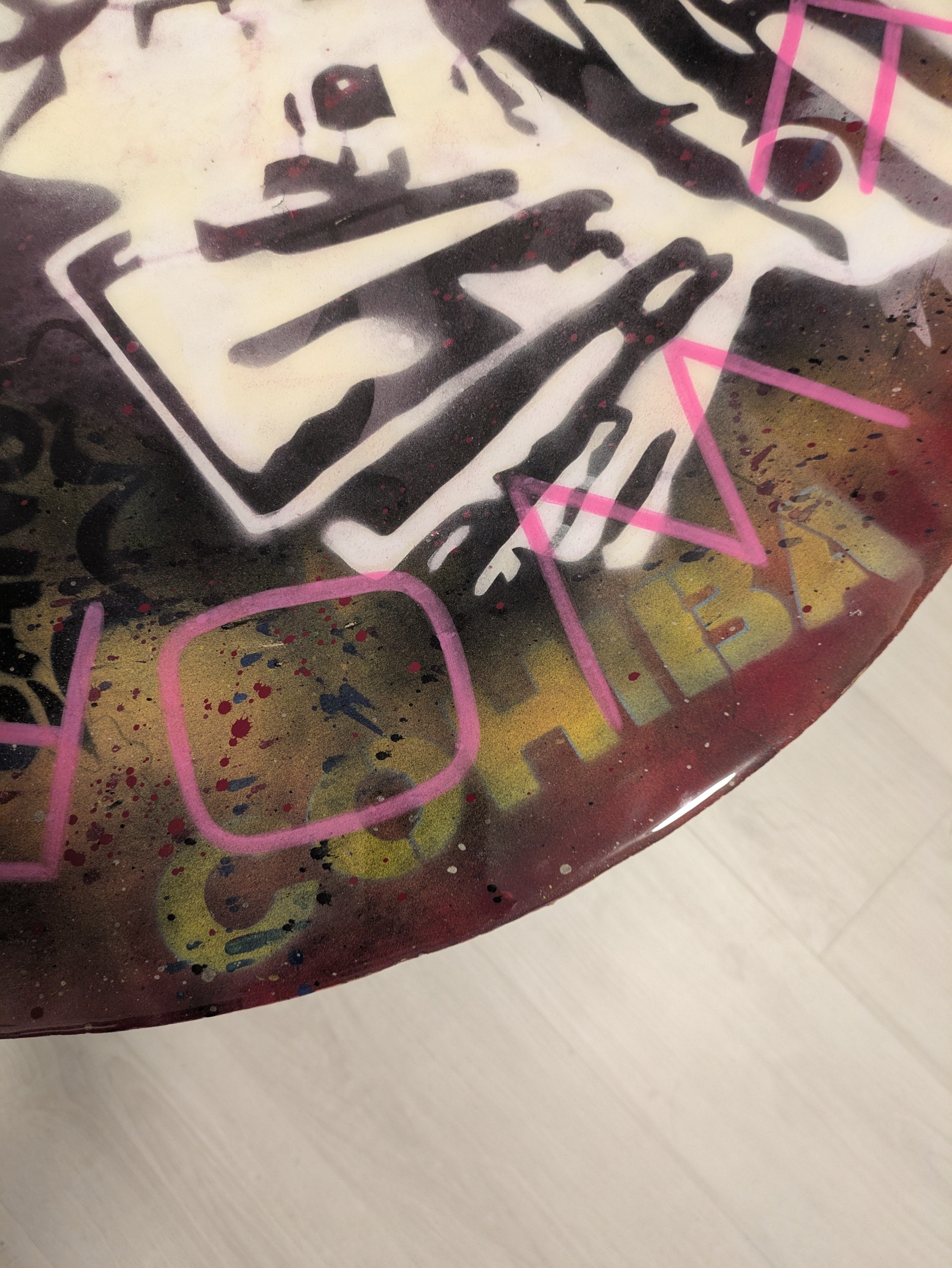 Original on table - The world is yours cigar/coffee/party table